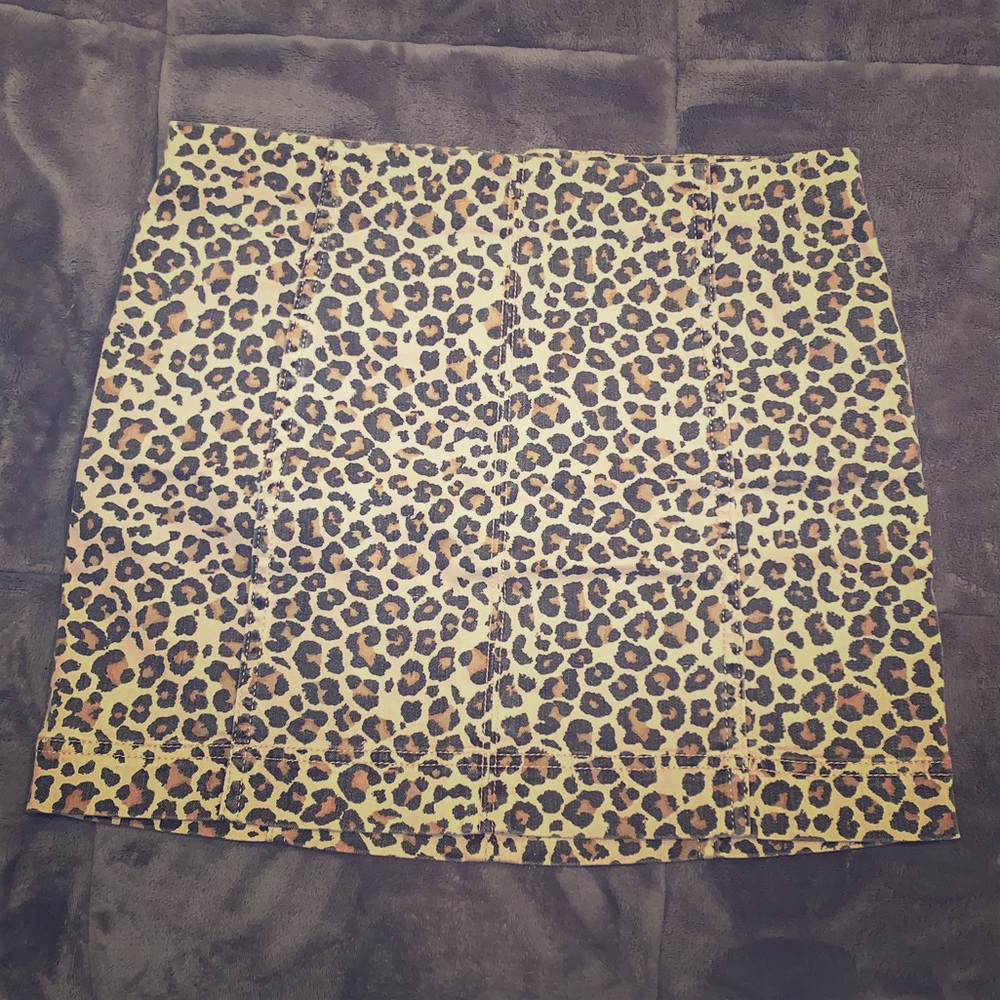 SOLD❗️ CHEETAH / LEOPARD PRINT DENIM SKIRT
